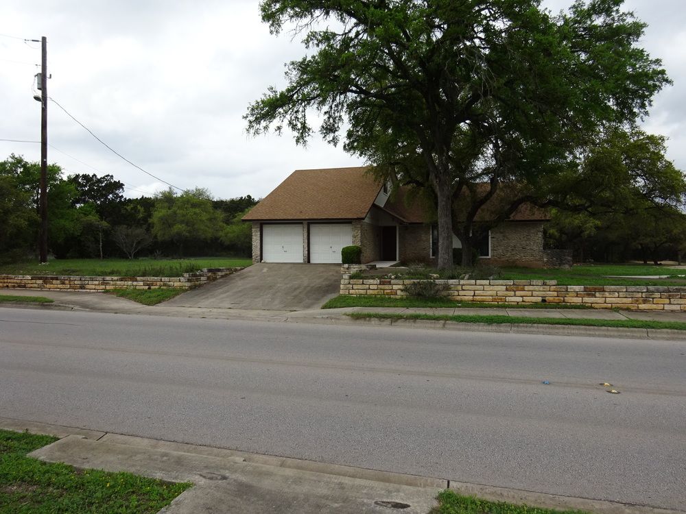 Office For Lease: 1901 W New Hope Dr, Cedar Park, TX 78613
